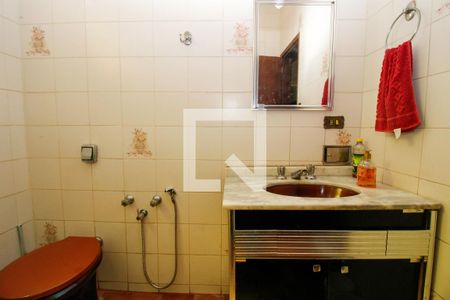 Casa à venda com 300m², 4 quartos e 3 vagas Casa à venda com 300m², 4 quartos e 3 vagasBanheiro