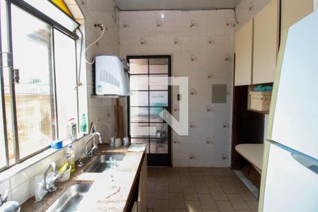 Casa à venda com 300m², 4 quartos e 3 vagas Casa à venda com 300m², 4 quartos e 3 vagasCozinha