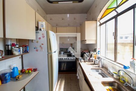 Casa à venda com 300m², 4 quartos e 3 vagas Casa à venda com 300m², 4 quartos e 3 vagasCozinha