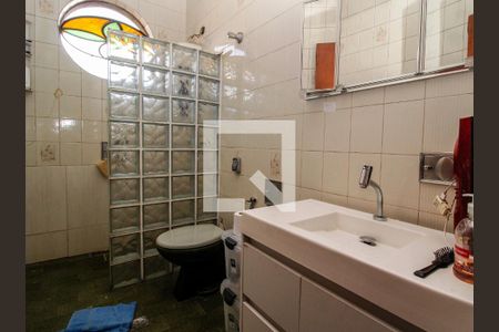 Casa à venda com 300m², 4 quartos e 3 vagas Casa à venda com 300m², 4 quartos e 3 vagasBanheiro Quarto 4