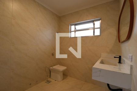 Casa para alugar com 250m², 5 quartos e 3 vagasBanheiro 1