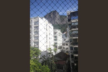Apartamento à venda com 215m², 4 quartos e 2 vagas Apartamento à venda com 215m², 4 quartos e 2 vagasVista da suíte