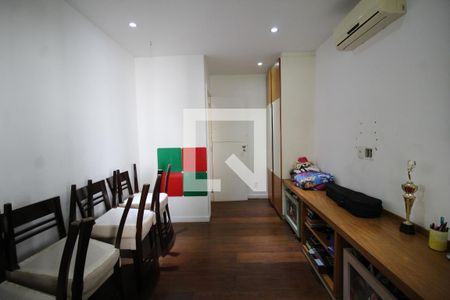 Apartamento à venda com 215m², 4 quartos e 2 vagas Apartamento à venda com 215m², 4 quartos e 2 vagasDetalhe do quarto 2