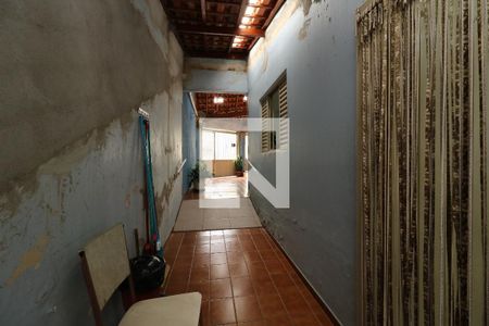 Casa à venda com 150m², 3 quartos e 4 vagasCorredor Externo