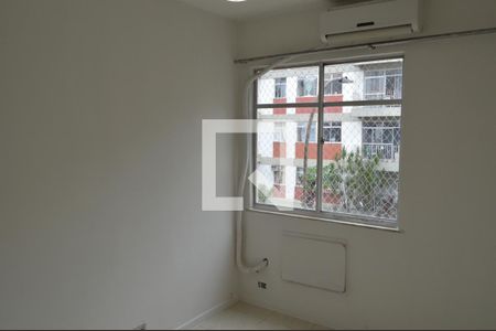 Quarto 1 de apartamento para alugar com 2 quartos, 60m² em Taquara, Rio de Janeiro