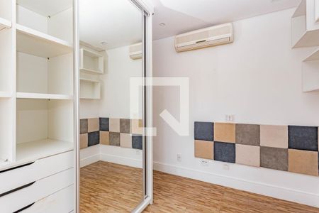 Apartamento à venda com 222m², 3 quartos e 4 vagas Apartamento à venda com 222m², 3 quartos e 4 vagasSuíte 2