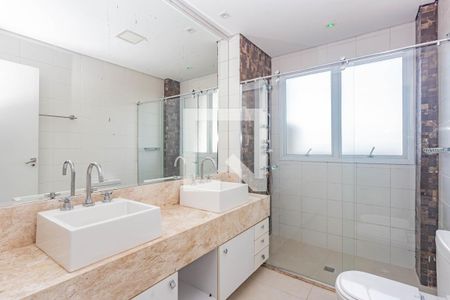 Apartamento à venda com 222m², 3 quartos e 4 vagas Apartamento à venda com 222m², 3 quartos e 4 vagasBanheiro da Suíte 3