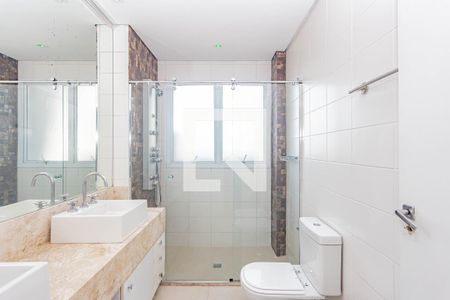 Apartamento à venda com 222m², 3 quartos e 4 vagas Apartamento à venda com 222m², 3 quartos e 4 vagasBanheiro da Suíte 3