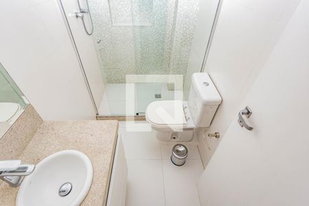 Apartamento à venda com 222m², 3 quartos e 4 vagas Apartamento à venda com 222m², 3 quartos e 4 vagasBanheiro da Suíte 2