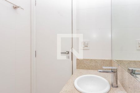 Apartamento à venda com 222m², 3 quartos e 4 vagas Apartamento à venda com 222m², 3 quartos e 4 vagasBanheiro da Suíte 2