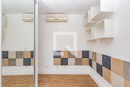 Apartamento à venda com 222m², 3 quartos e 4 vagas Apartamento à venda com 222m², 3 quartos e 4 vagasSuíte 2