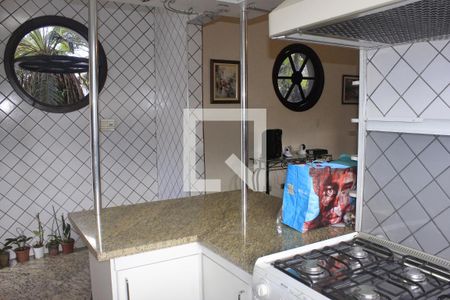 Casa à venda com 350m², 4 quartos e 6 vagasCozinha