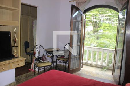 Casa à venda com 350m², 4 quartos e 6 vagasSuíte