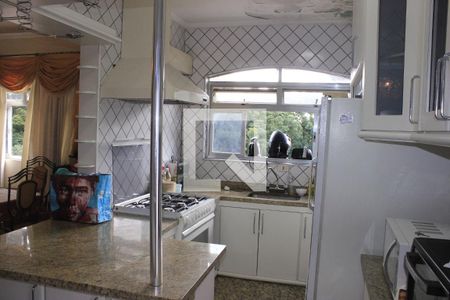 Casa à venda com 350m², 4 quartos e 6 vagasCozinha