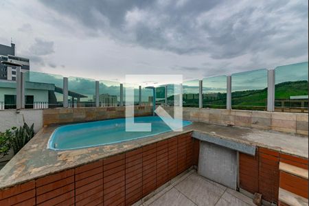 Apartamento à venda com 140m², 3 quartos e 1 vaga Apartamento à venda com 140m², 3 quartos e 1 vagaPiscina