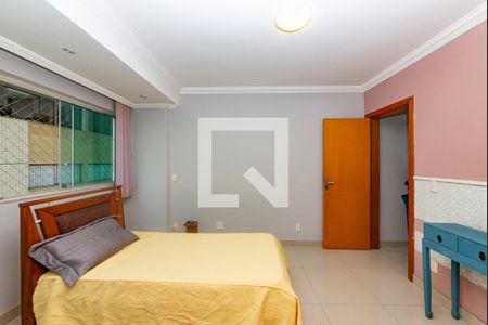 Apartamento à venda com 140m², 3 quartos e 1 vaga Apartamento à venda com 140m², 3 quartos e 1 vagaSuíte