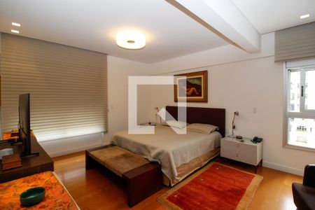 Apartamento à venda com 296m², 4 quartos e 4 vagasSuite 4