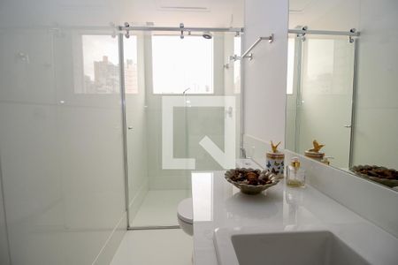 Apartamento à venda com 296m², 4 quartos e 4 vagasBanheiro da Suíte 3