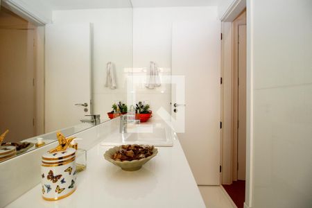 Apartamento à venda com 296m², 4 quartos e 4 vagasBanheiro da Suíte 3