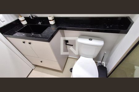 Apartamento à venda com 51m², 2 quartos e 1 vaga Apartamento à venda com 51m², 2 quartos e 1 vagaBanheiro Social