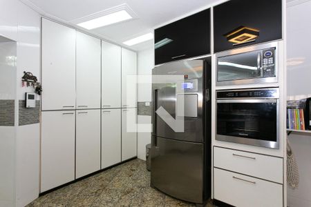 Casa à venda com 500m², 4 quartos e 6 vagas Casa à venda com 500m², 4 quartos e 6 vagasCozinha