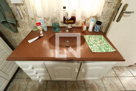 Casa à venda com 118m², 3 quartos e 3 vagasBanheiro - Pia