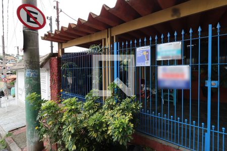 Casa à venda com 118m², 3 quartos e 3 vagasFachada com a plaquinha