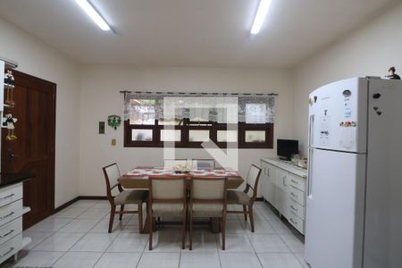 Casa à venda com 142m², 3 quartos e 2 vagasCozinha