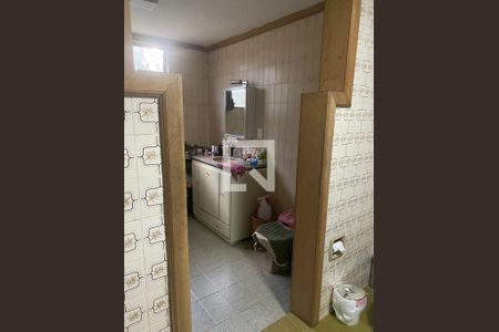Casa de condomínio à venda com 350m², 6 quartos e 7 vagas Casa de condomínio à venda com 350m², 6 quartos e 7 vagasBanheiro