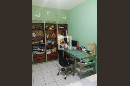 Casa de condomínio à venda com 350m², 6 quartos e 7 vagas Casa de condomínio à venda com 350m², 6 quartos e 7 vagasEscritório
