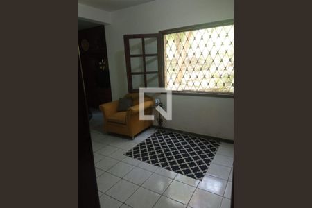 Casa de condomínio à venda com 350m², 6 quartos e 7 vagas Casa de condomínio à venda com 350m², 6 quartos e 7 vagasQuarto