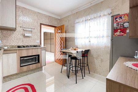 Casa à venda com 118m², 2 quartos e 2 vagas Casa à venda com 118m², 2 quartos e 2 vagasCozinha