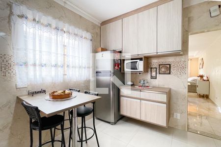 Casa à venda com 118m², 2 quartos e 2 vagas Casa à venda com 118m², 2 quartos e 2 vagasCozinha