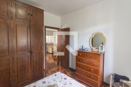 Casa à venda com 200m², 4 quartos e 2 vagas Casa à venda com 200m², 4 quartos e 2 vagasQuarto 4 no 2 no 2° Andar