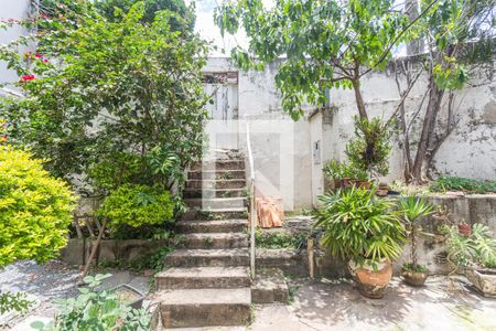 Casa à venda com 200m², 4 quartos e 2 vagas Casa à venda com 200m², 4 quartos e 2 vagasEntrada Principal