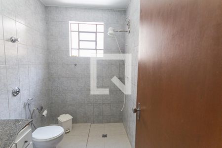 Casa à venda com 200m², 4 quartos e 2 vagas Casa à venda com 200m², 4 quartos e 2 vagasBanheiro Social 1