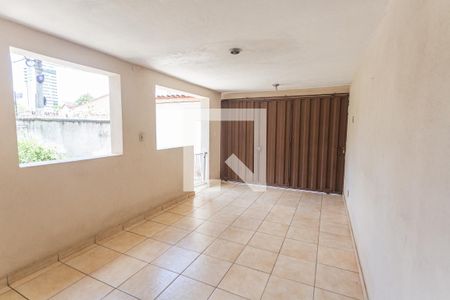 Casa à venda com 200m², 4 quartos e 2 vagas Casa à venda com 200m², 4 quartos e 2 vagasGaragem/Entrada 2