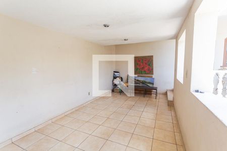 Casa à venda com 200m², 4 quartos e 2 vagas Casa à venda com 200m², 4 quartos e 2 vagasGaragem/Entrada 2