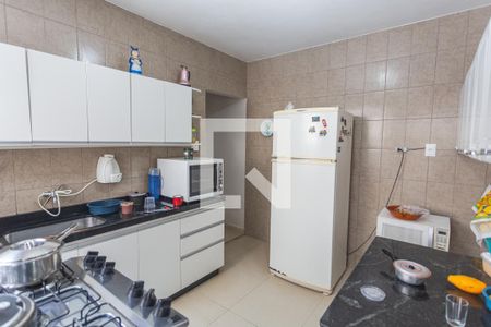 Casa à venda com 200m², 4 quartos e 2 vagas Casa à venda com 200m², 4 quartos e 2 vagasCozinha