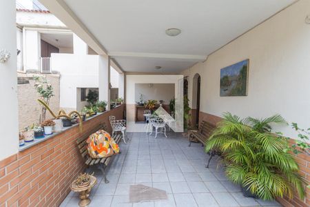 Casa à venda com 200m², 4 quartos e 2 vagas Casa à venda com 200m², 4 quartos e 2 vagasEntrada Principal