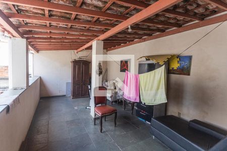 Casa à venda com 200m², 4 quartos e 2 vagas Casa à venda com 200m², 4 quartos e 2 vagasVaranda 2 no 2° Andar