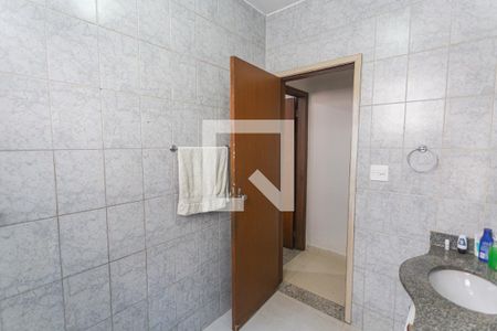 Casa à venda com 200m², 4 quartos e 2 vagas Casa à venda com 200m², 4 quartos e 2 vagasBanheiro Social 1