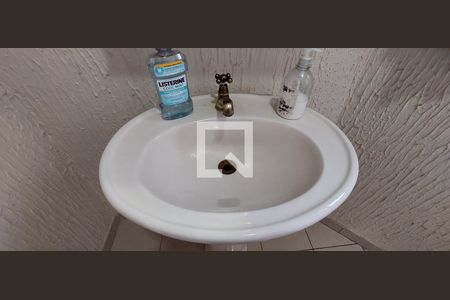 Casa à venda com 480m², 5 quartos e 8 vagas Casa à venda com 480m², 5 quartos e 8 vagasBanheiro Quarto 1 suíte