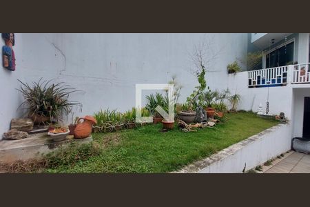 Casa à venda com 480m², 5 quartos e 8 vagas Casa à venda com 480m², 5 quartos e 8 vagasJardim