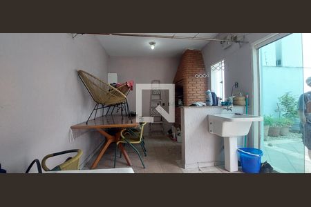 Casa à venda com 480m², 5 quartos e 8 vagas Casa à venda com 480m², 5 quartos e 8 vagasÁrea de Serviço