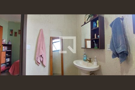 Casa à venda com 480m², 5 quartos e 8 vagas Casa à venda com 480m², 5 quartos e 8 vagasBanheiro Quarto 1 suíte