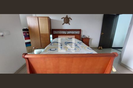 Casa à venda com 480m², 5 quartos e 8 vagas Casa à venda com 480m², 5 quartos e 8 vagasQuarto 4 suíte