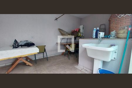 Casa à venda com 480m², 5 quartos e 8 vagas Casa à venda com 480m², 5 quartos e 8 vagasÁrea de Serviço