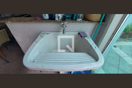 Casa à venda com 480m², 5 quartos e 8 vagas Casa à venda com 480m², 5 quartos e 8 vagasÁrea de Serviço