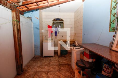 Casa à venda com 320m², 3 quartos e 2 vagas Casa à venda com 320m², 3 quartos e 2 vagasÁrea de Serviço